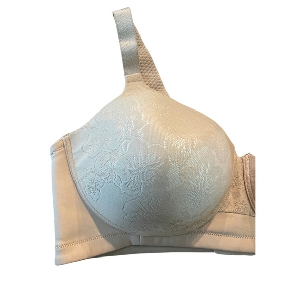 Vanity fair nude brasier, gently worn, no underwire, size 40D - Picture 3 of 4